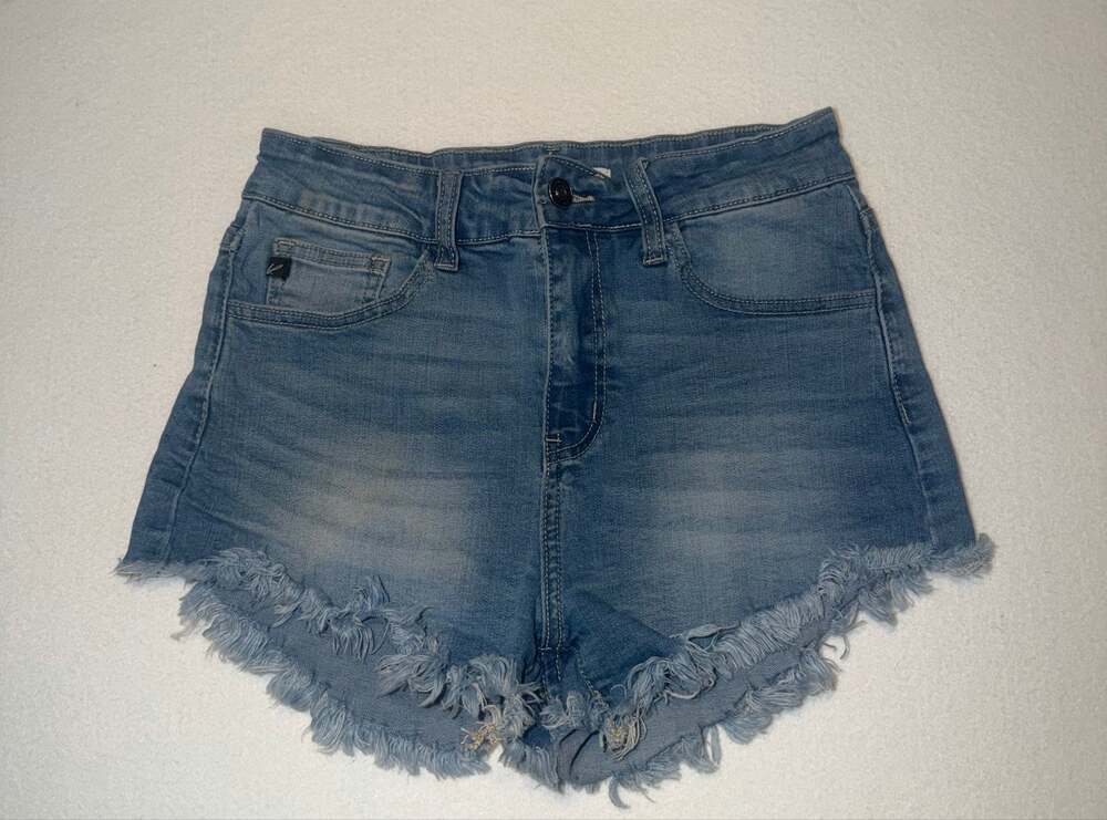 Kancan women’s frayed hem blue jeans shorts